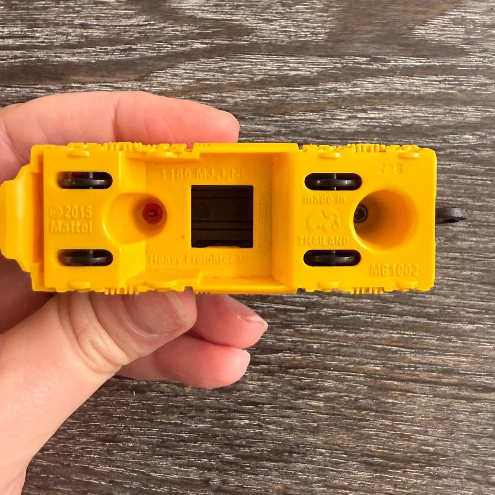 Matchbox MBX Heavy Freighter‎ Train Engine Diecast Red Yellow 2015 Collectible